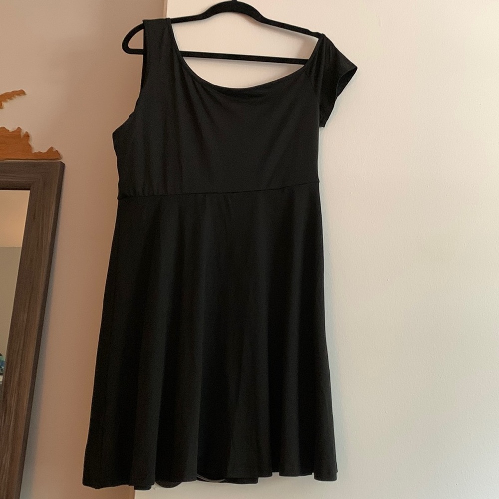 One shoulder dress